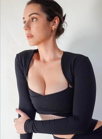 🔥 Adelaide kane leaked private photo uncensored full