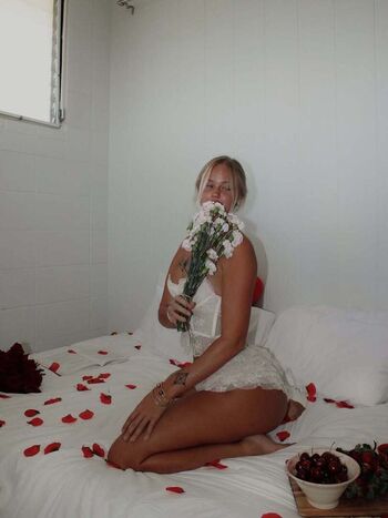 🔥 Anelaraiin page leaked private photo uncensored full