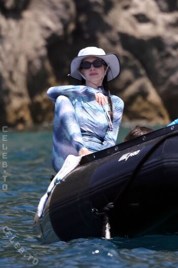 🔥 Anne hathaway page leaked private photo uncensored full