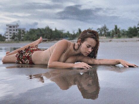 🔥 Caroline grasland leaked private photo uncensored full