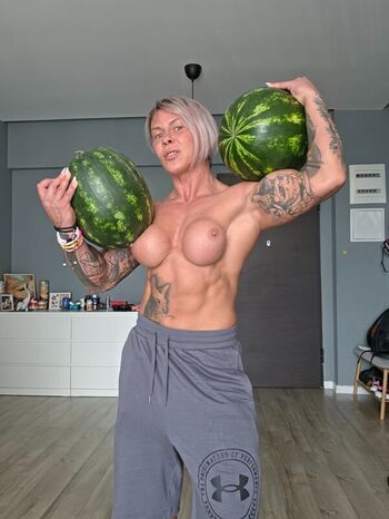 🔥 Crazyxbody  page leaked private photo uncensored full