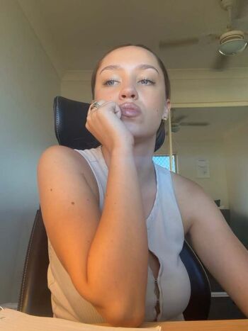 🔥 Ellie warmbrunn page leaked private photo uncensored full