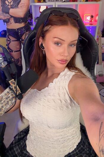 🔥 Elz the witch  page leaked private photo uncensored full
