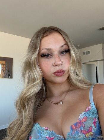 🔥 Emileexo leaked private photo uncensored full