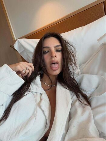 🔥 Emily ratajkowski  page leaked private photo uncensored full