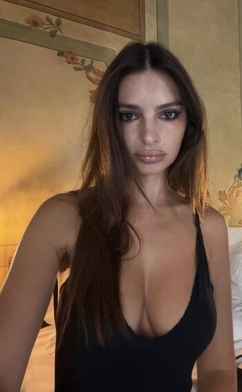 🔥 Emily ratajkowski  page leaked private photo uncensored full