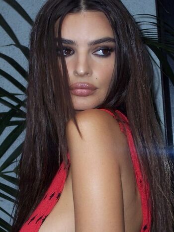 🔥 Emily ratajkowski  page leaked private photo uncensored full