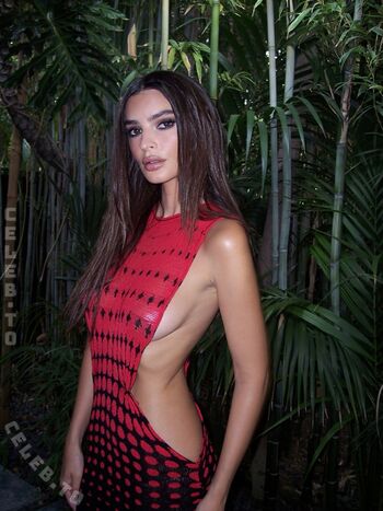 🔥 Emily ratajkowski leaked private photo uncensored full