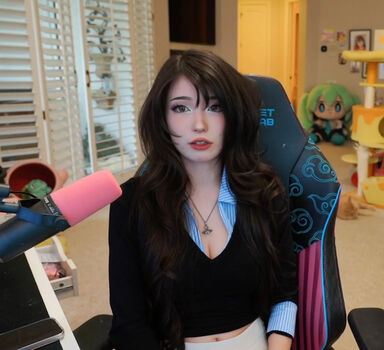 🔥 Emiru  page leaked private photo uncensored full