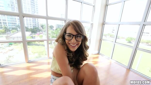 🔥 Girls wearing sneakers in b page leaked private photo uncensored full
