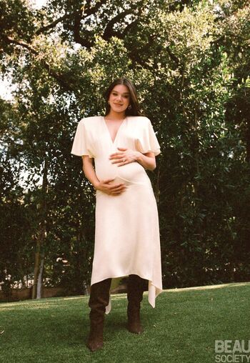 🔥 Hailee steinfeld  page leaked private photo uncensored full