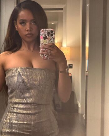 🔥 Hermusicofficial leaked private photo uncensored full