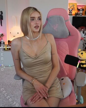 🔥 Honeypuu  page leaked private photo uncensored full