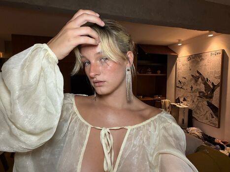 🔥 Itscarlyjane  page leaked private photo uncensored full