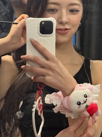 🔥 Itzy all in us page leaked private photo uncensored full