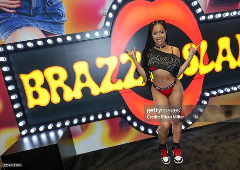 🔥 Kira noir page leaked private photo uncensored full