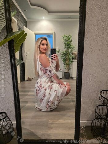 🔥 Larissa lou  page leaked private photo uncensored full
