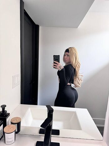 🔥 Laughlyn tomassi leaked private photo uncensored full