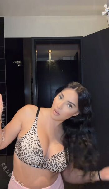 🔥 Leyla lahouar page leaked private photo uncensored full