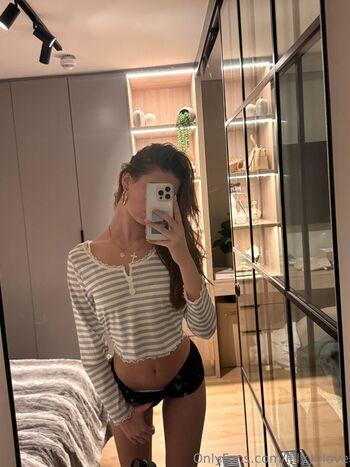 🔥 Lilyloveeee leaked private photo uncensored full