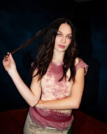 🔥 Maddie ziegler  page leaked private photo uncensored full