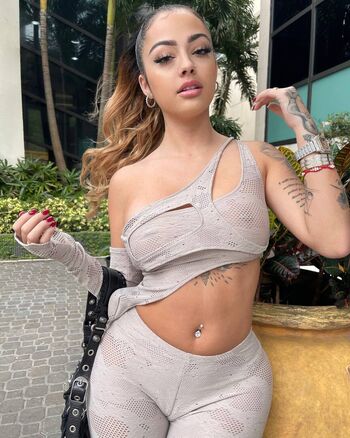 🔥 Malu trevejo  page leaked private photo uncensored full