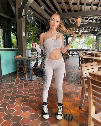 🔥 Malu trevejo  page leaked private photo uncensored full