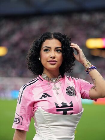 🔥 Malu trevejo  page leaked private photo uncensored full