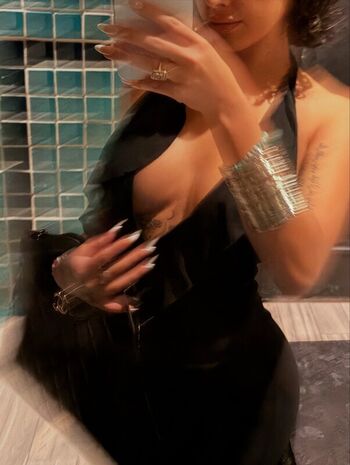 🔥 Malu trevejo  page leaked private photo uncensored full