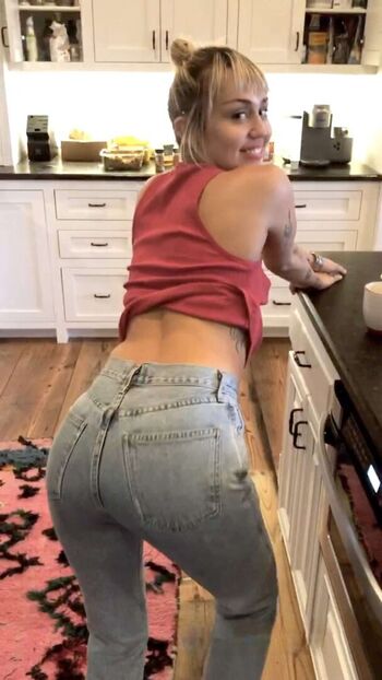 🔥 Miley cyrus page leaked private photo uncensored full