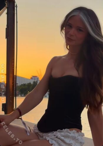🔥 Nadinebreaty leaked private photo uncensored full