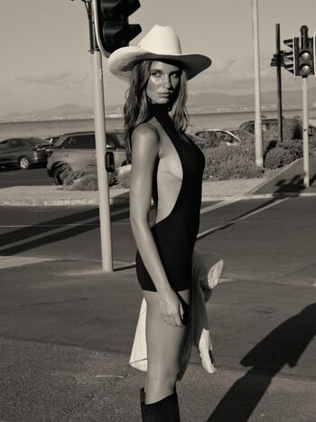 🔥 Rachelle van waardhuizen  page leaked private photo uncensored full