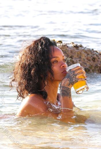 🔥 Rihanna  page leaked private photo uncensored full