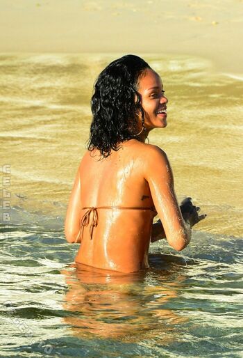 🔥 Rihanna  page leaked private photo uncensored full