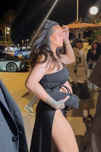 🔥 Rihanna leaked private photo uncensored full