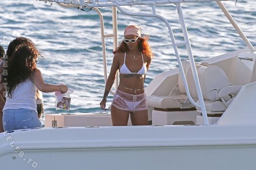 🔥 Rihanna  page leaked private photo uncensored full