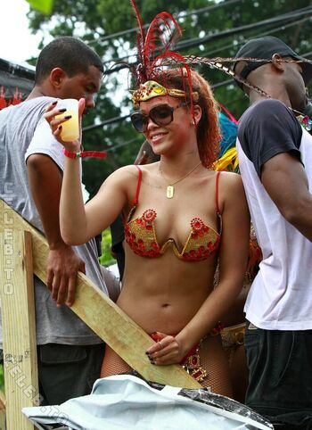 🔥 Rihanna  page leaked private photo uncensored full
