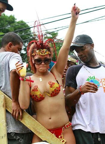 🔥 Rihanna  page leaked private photo uncensored full
