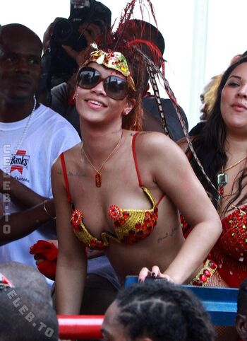 🔥 Rihanna  page leaked private photo uncensored full
