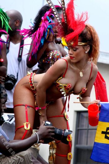 🔥 Rihanna  page leaked private photo uncensored full