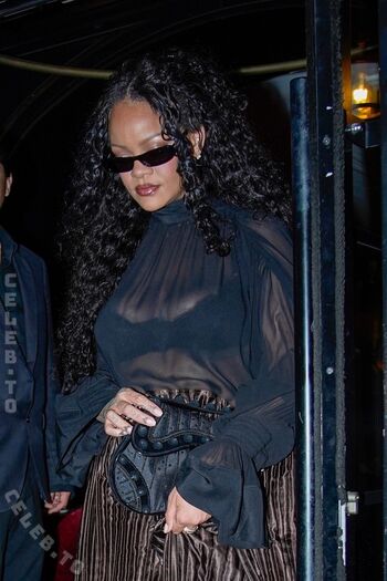 🔥 Rihanna leaked private photo uncensored full