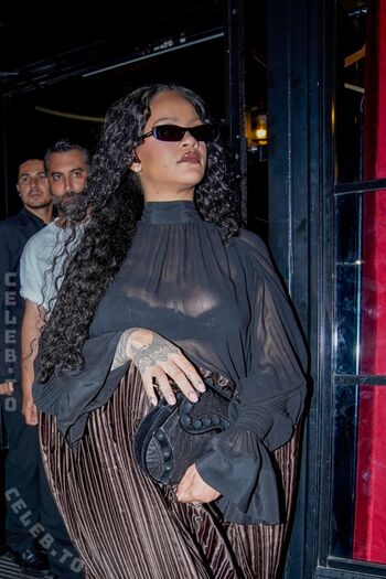 🔥 Rihanna leaked private photo uncensored full