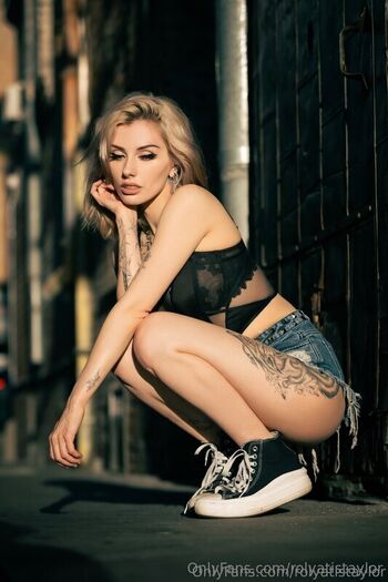 🔥 Rolyatistaylor  page leaked private photo uncensored full