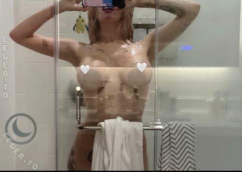 🔥 Rolyatistaylor  page leaked private photo uncensored full