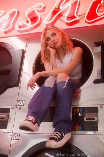 🔥 Rolyatistaylor  page leaked private photo uncensored full