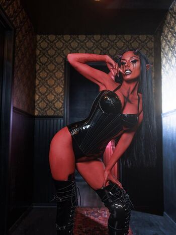 🔥 Rolyatistaylor leaked private photo uncensored full