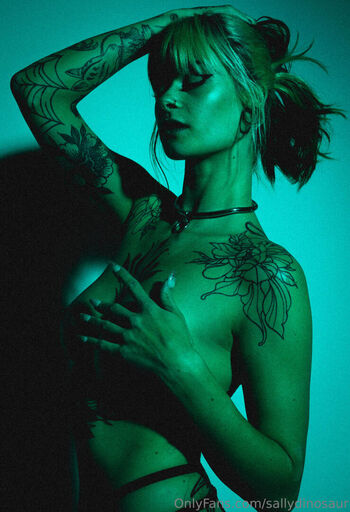 🔥 Sallydinosaur  page leaked private photo uncensored full