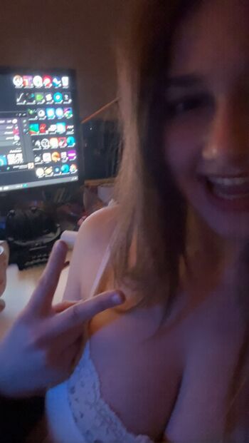 🔥 Sara dobrik page leaked private photo uncensored full