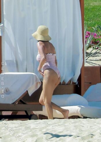 🔥 Selena gomez  page leaked private photo uncensored full