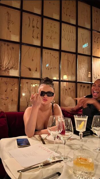 🔥 Selena gomez  page leaked private photo uncensored full